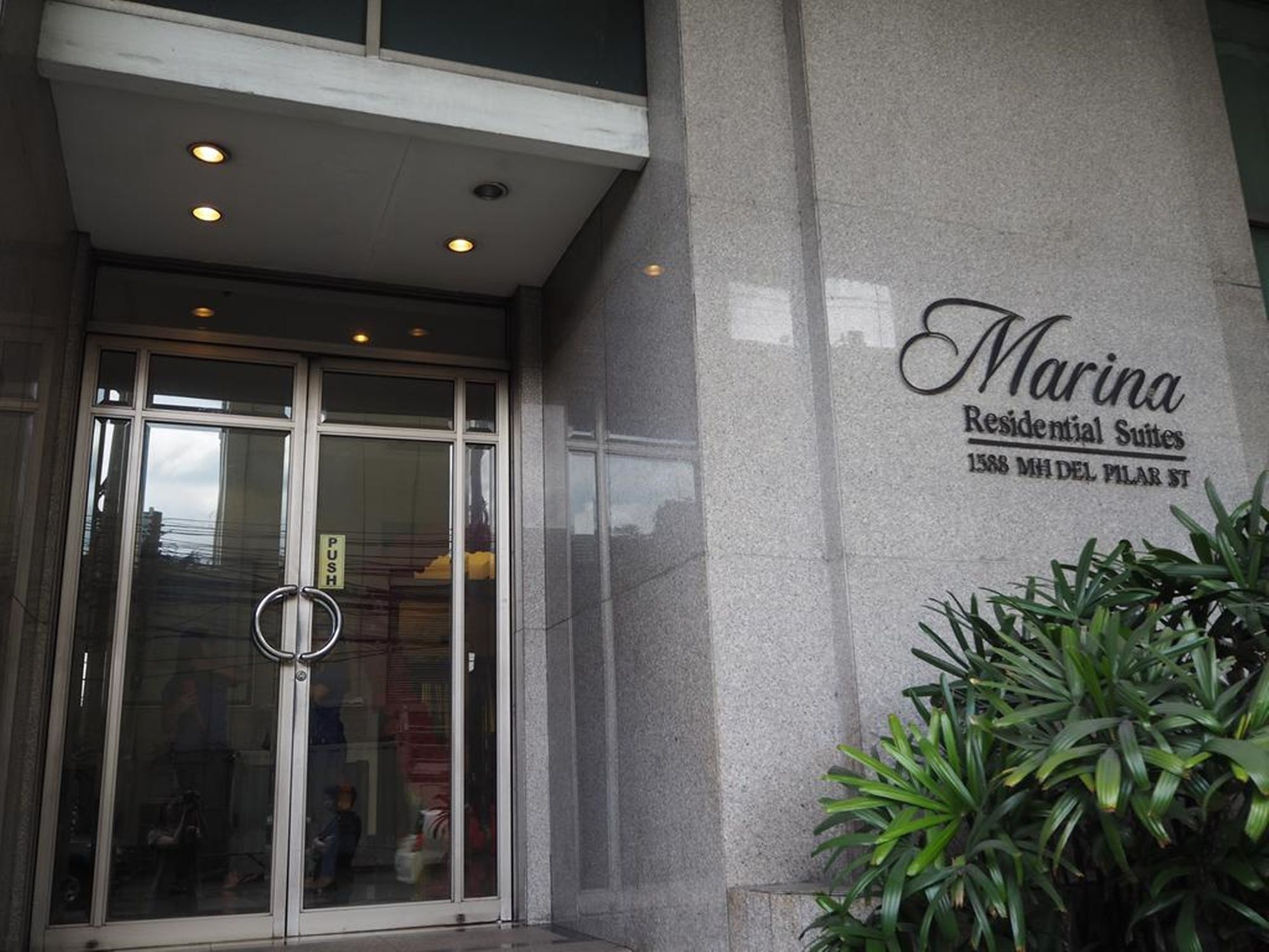 Suites De Marina Manila With Netflix Extérieur photo
