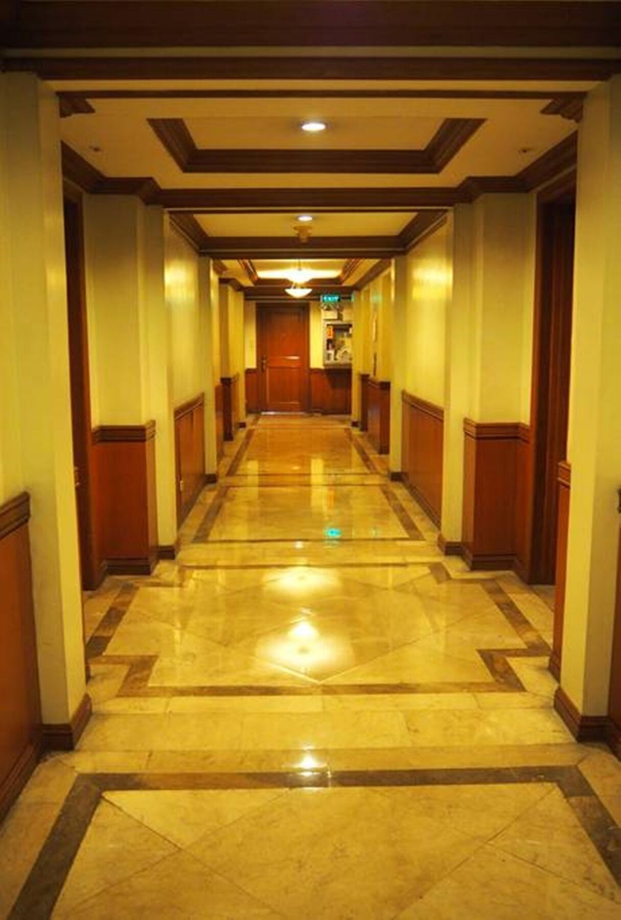 Suites De Marina Manila With Netflix Extérieur photo